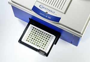 เครื่องอ่านปฏิกิริยาการเปล่งแสงบนไมโครเพลท (Microplate Luminometers)